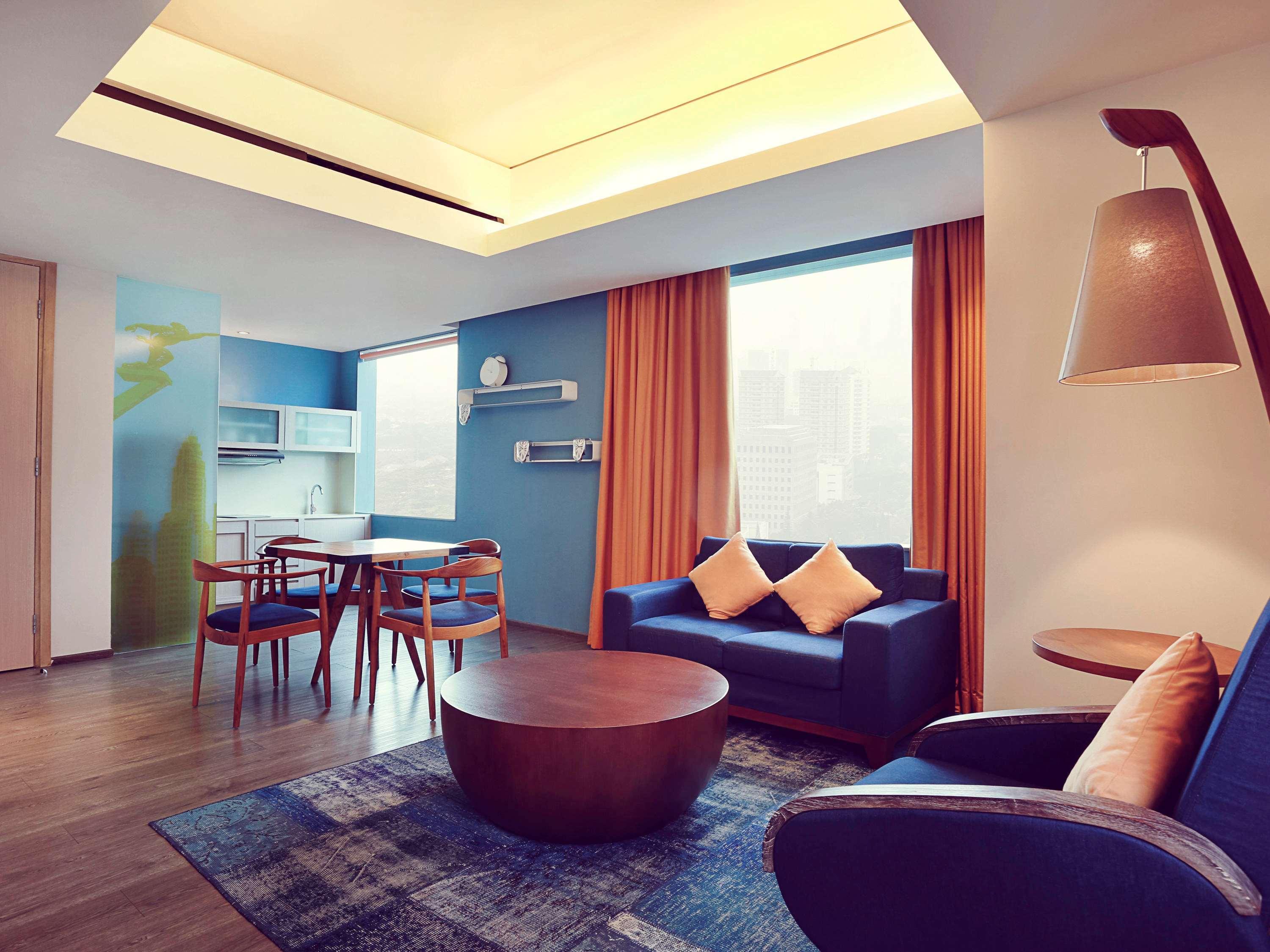Mercure Jakarta Simatupang Exterior foto