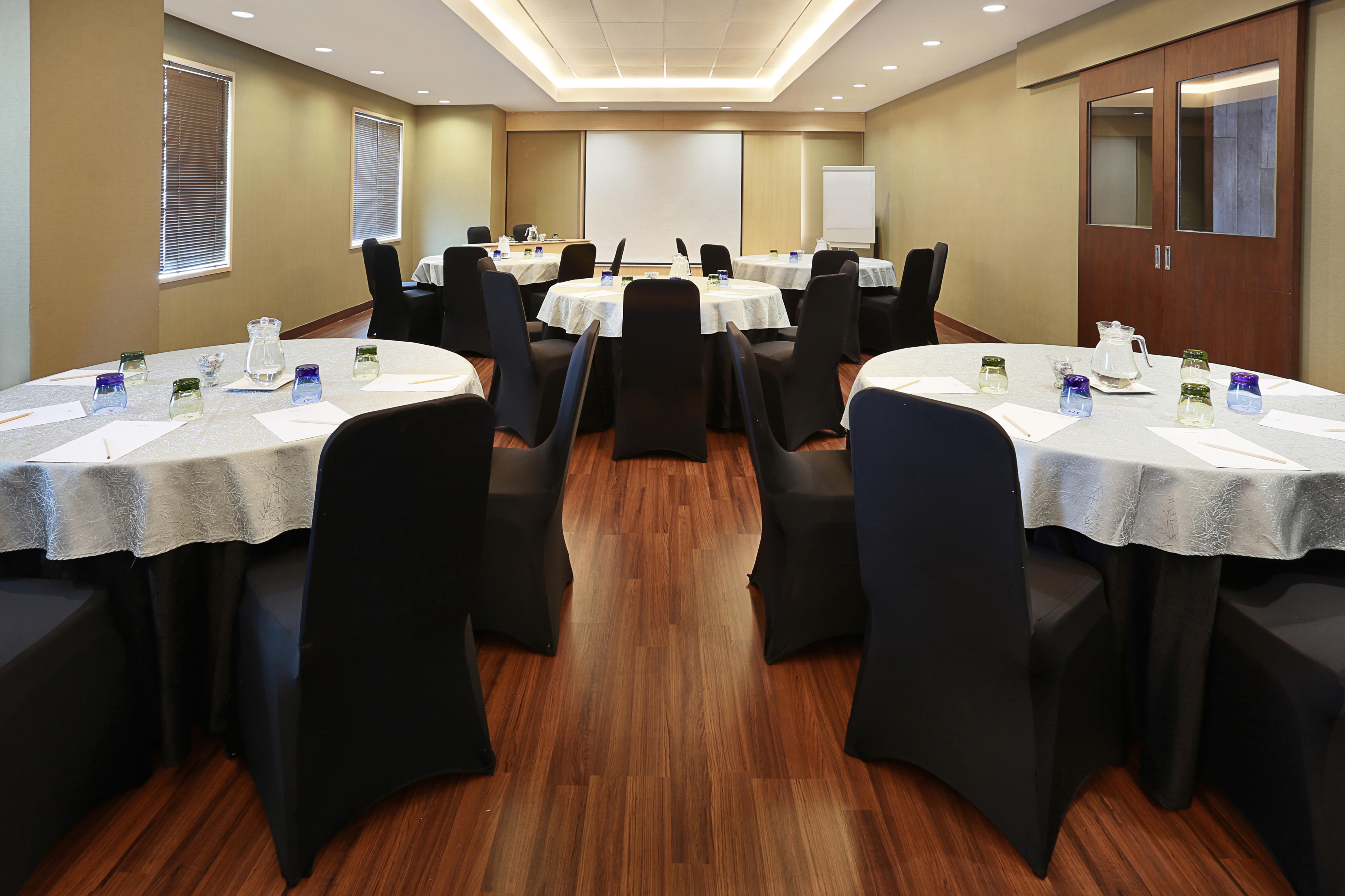 Mercure Jakarta Simatupang Exterior foto