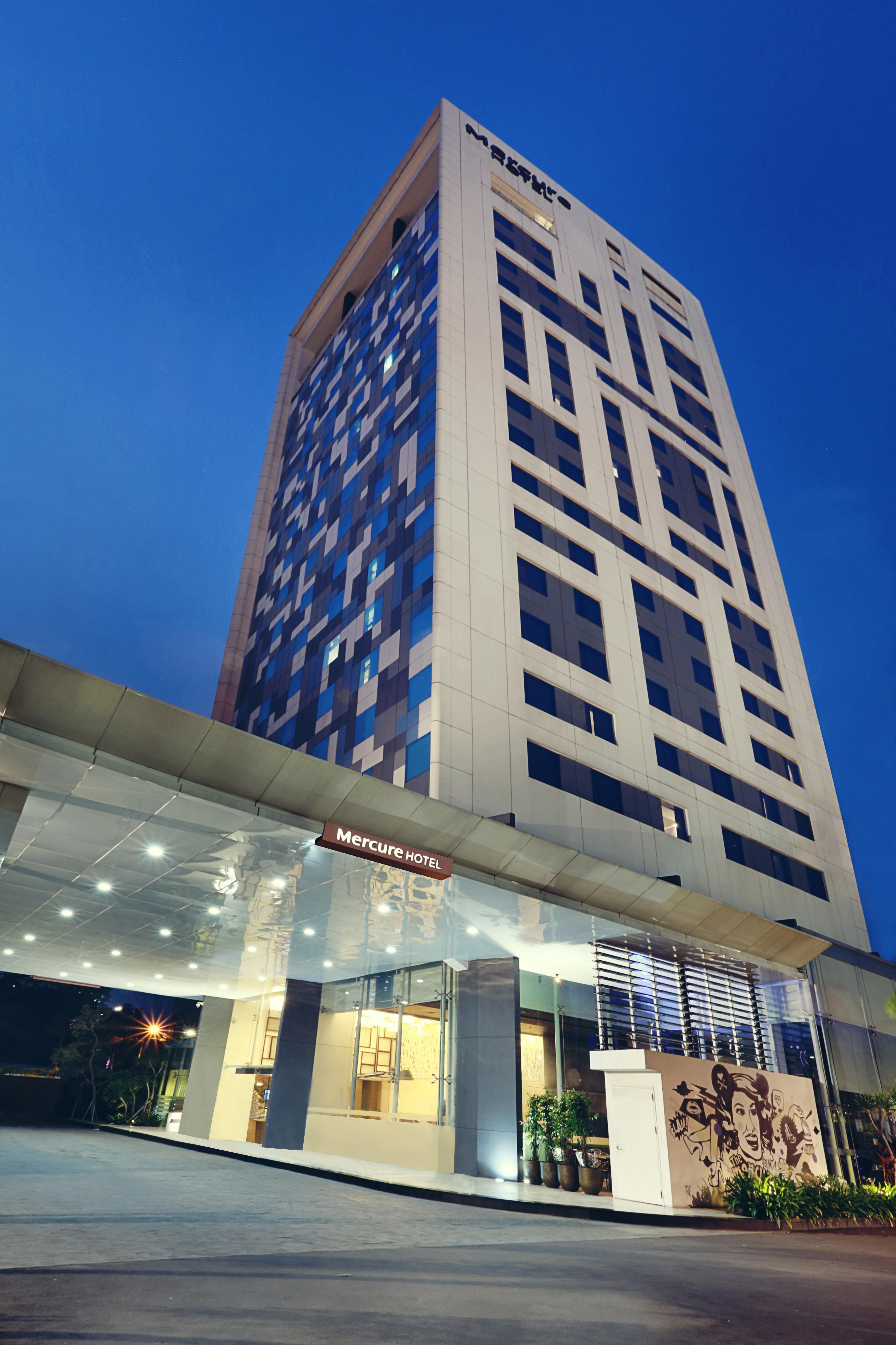 Mercure Jakarta Simatupang Exterior foto