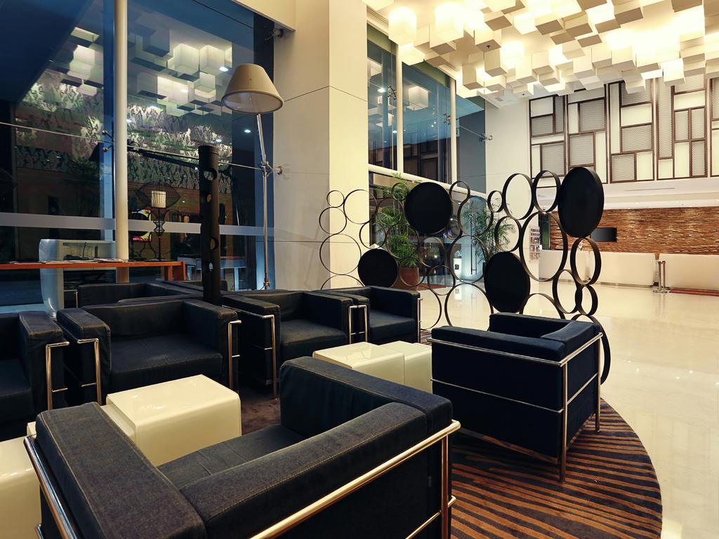 Mercure Jakarta Simatupang Exterior foto